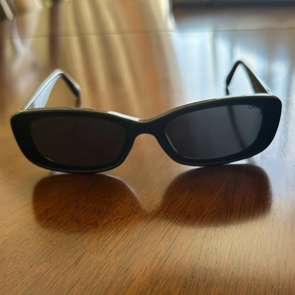 QUAY Australia Black Rectangular Sunglasses Brown Lenses Minimalist - Picture 2 of 10